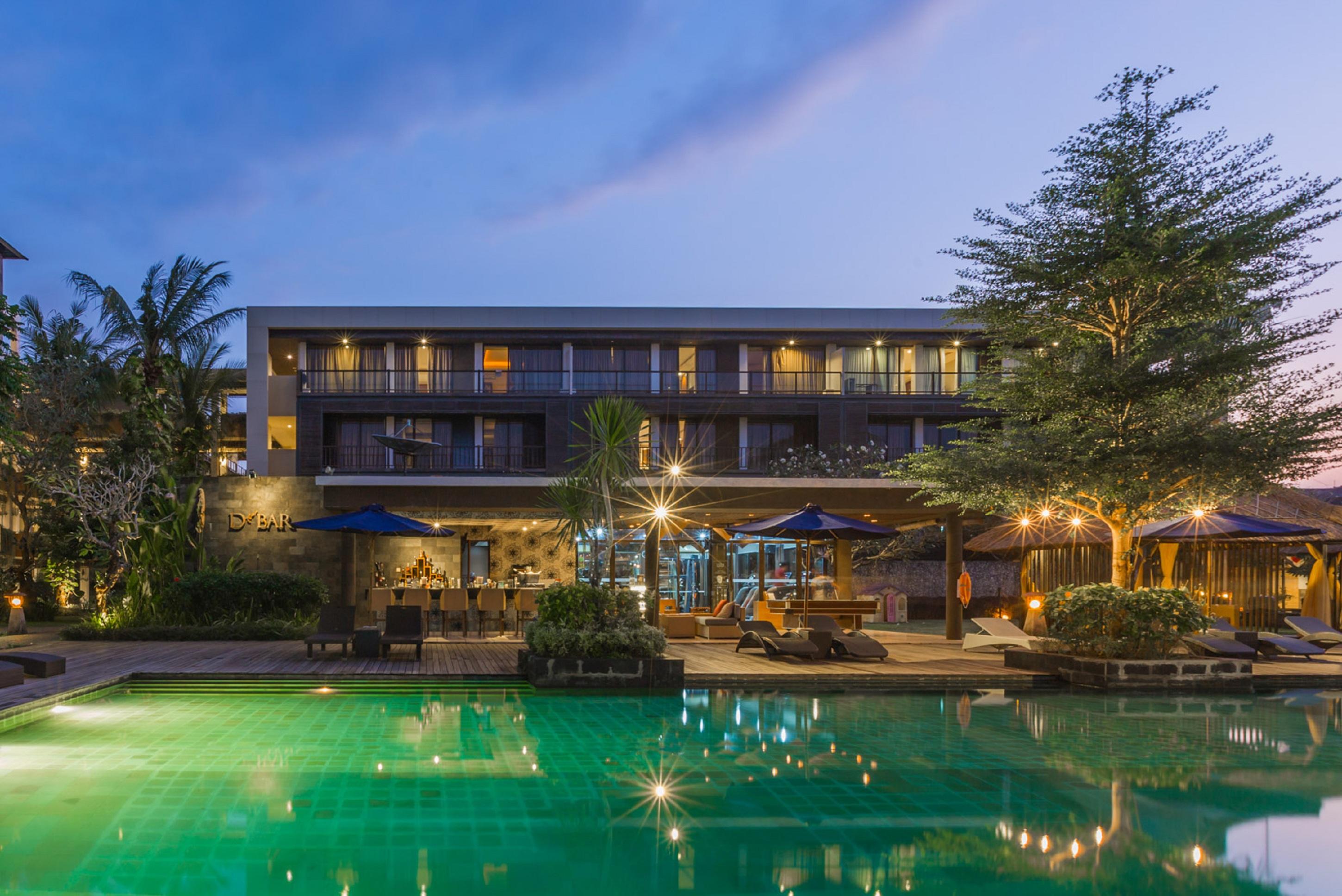 Отель Le Grande Bali Улувату Экстерьер фото The hotel's pool
