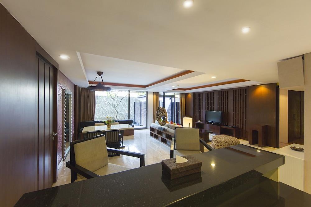 Отель Le Grande Bali Улувату Экстерьер фото A suite at the hotel