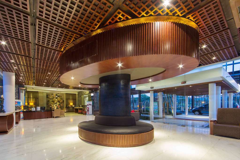 Отель Le Grande Bali Улувату Интерьер фото The lobby of the hotel