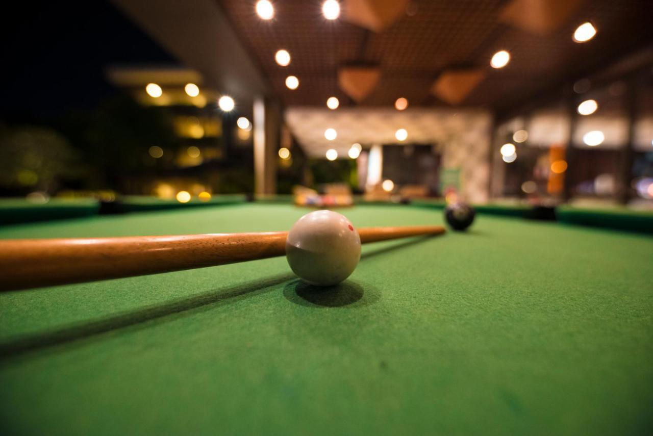 Отель Le Grande Bali Улувату Экстерьер фото A pool table